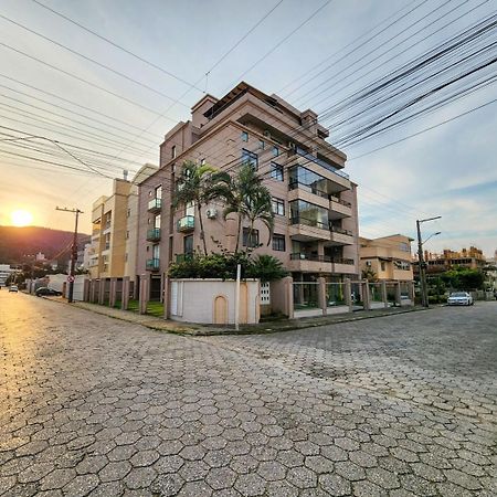 Apto El Shadday 202 Cento E Cinqueenta Metros Do Mar Daire Bombinhas Dış mekan fotoğraf